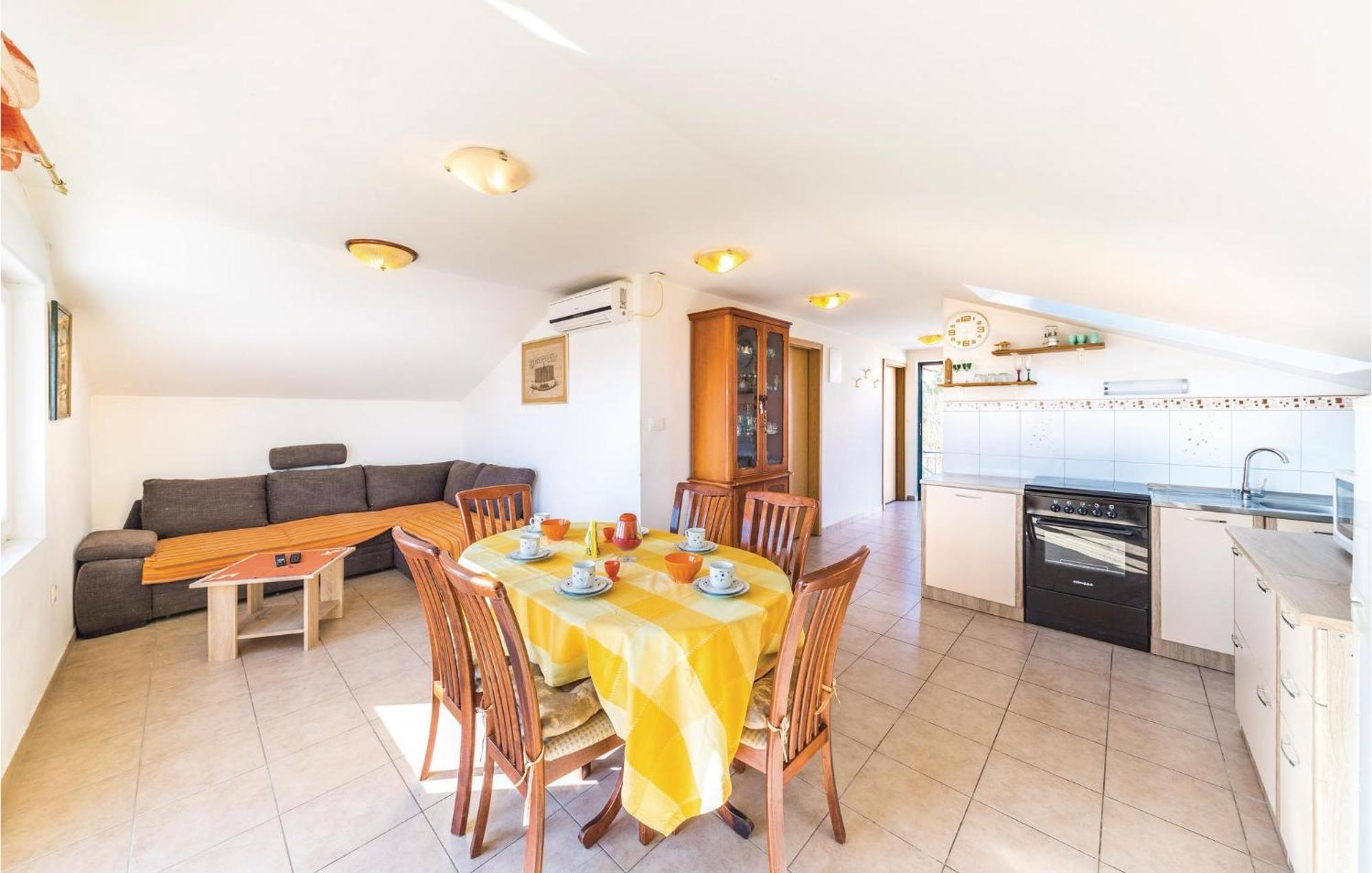 Gorgeous Apartment In Seget Vranjica Exterior photo